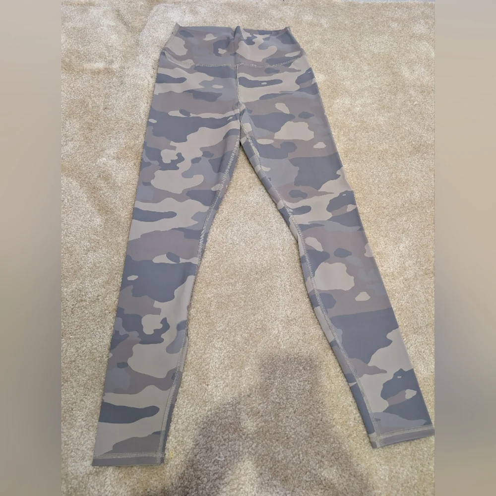 Alo Yoga Putty Camo High Rise Vapor Leggings - Size Large Full Length NWOT - Picture 3 of 9